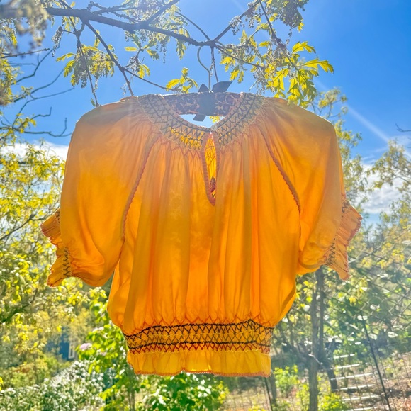 💋SOLD💋✨💛💐DÔEN  ‘Antonella’ Embroidered Floral Heart Hungarian Smocked Top XS - Picture 11 of 16